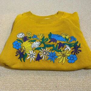 Urban Outfitters Floral Mustard Sweatshirt Graphic Top Women’s XS